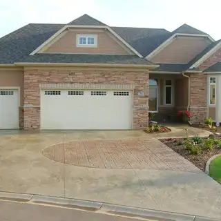 Decorative colored driveway in Lakeville Minnesota